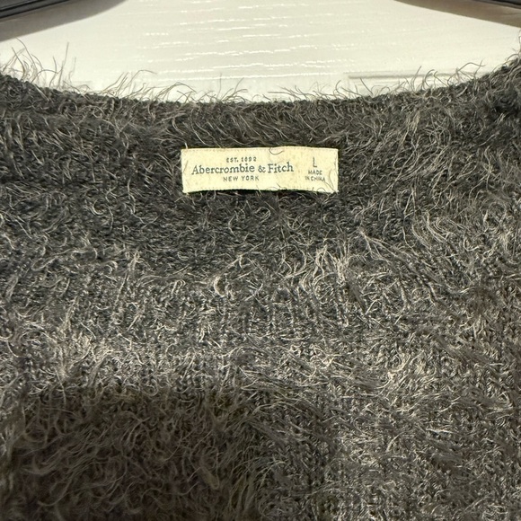 Abercrombie and Fitch Fuzzy Cropped Dark Green Sweater Size Large - Picture 4 of 5